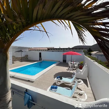 Duke Con Piscina En Charco Del Pino Villa